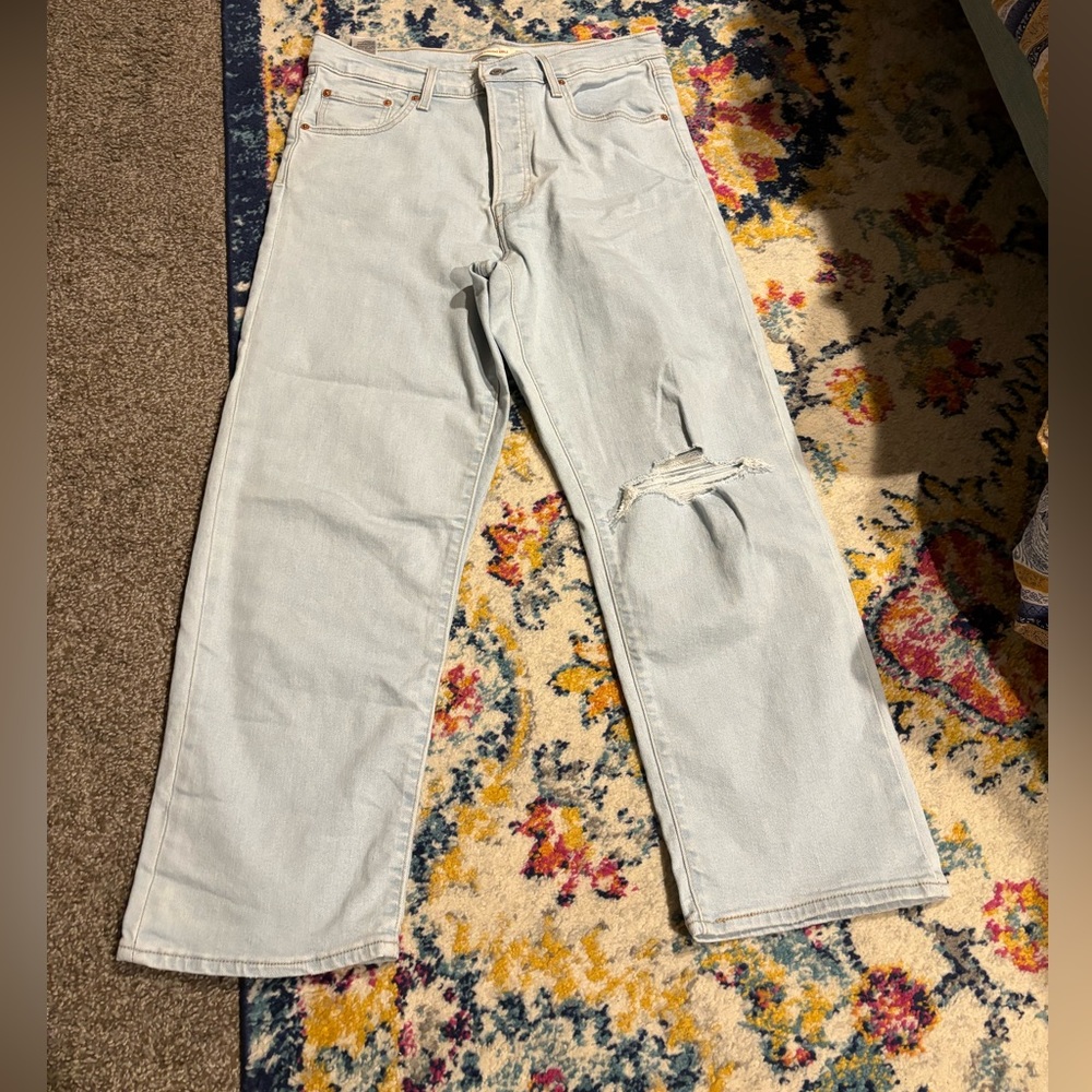 Levis’s Ribcage Straight Ankle size 32